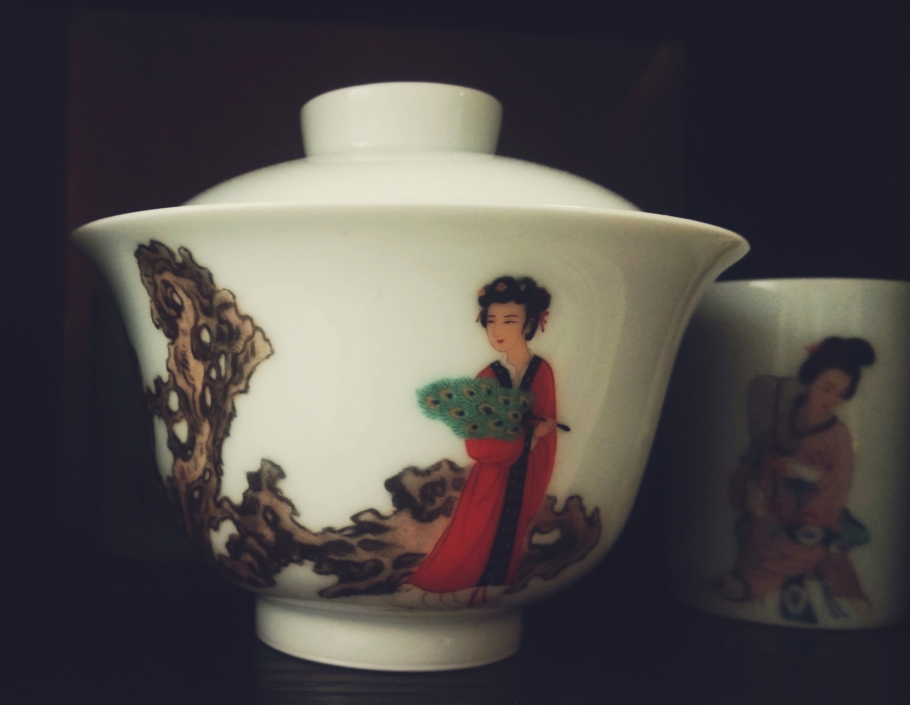 龚安安的景德镇日常手绘茶器之一